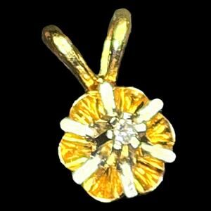 Vintage 14k Yellow Gold Diamond Buttercup Pendant 0.31 Grams